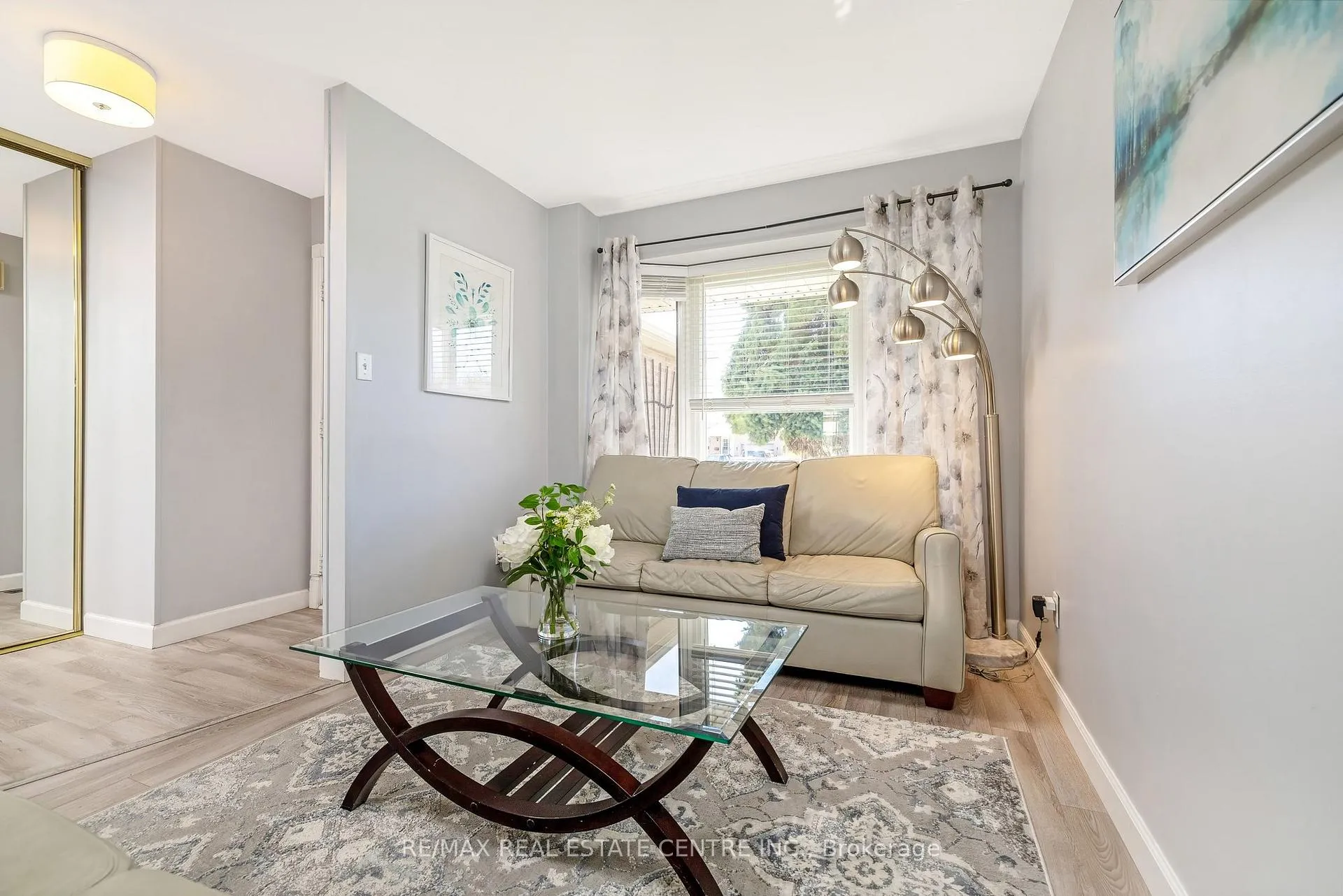 Photo 8 of 3145 Mccarron Crescent, Mississauga, Meadowvale — HOMEH