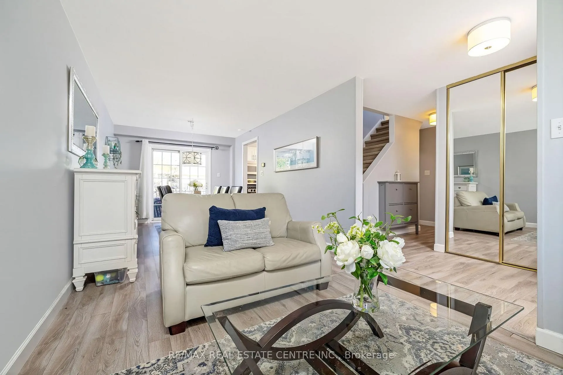 Photo 9 of 3145 Mccarron Crescent, Mississauga, Meadowvale — HOMEH