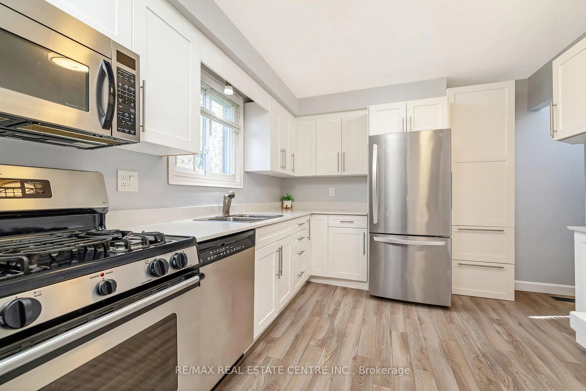 Photo 12 of 3145 Mccarron Crescent, Mississauga, Meadowvale — HOMEH