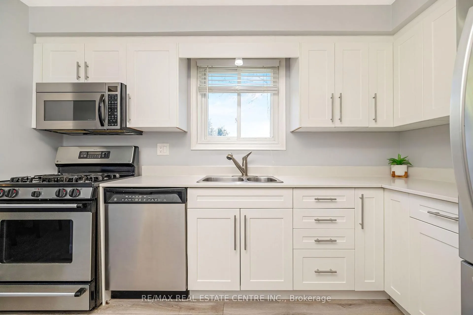 Photo 14 of 3145 Mccarron Crescent, Mississauga, Meadowvale — HOMEH