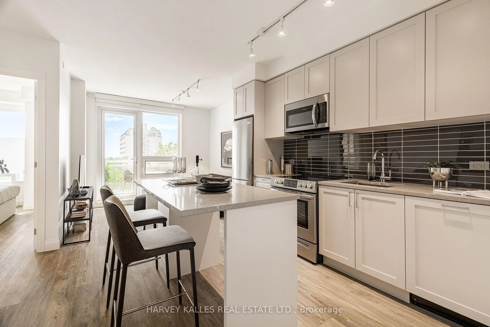 Photo 3 of Unit 1404, 71 Redpath Avenue, Toronto, Mount Pleasant West — HOMEH