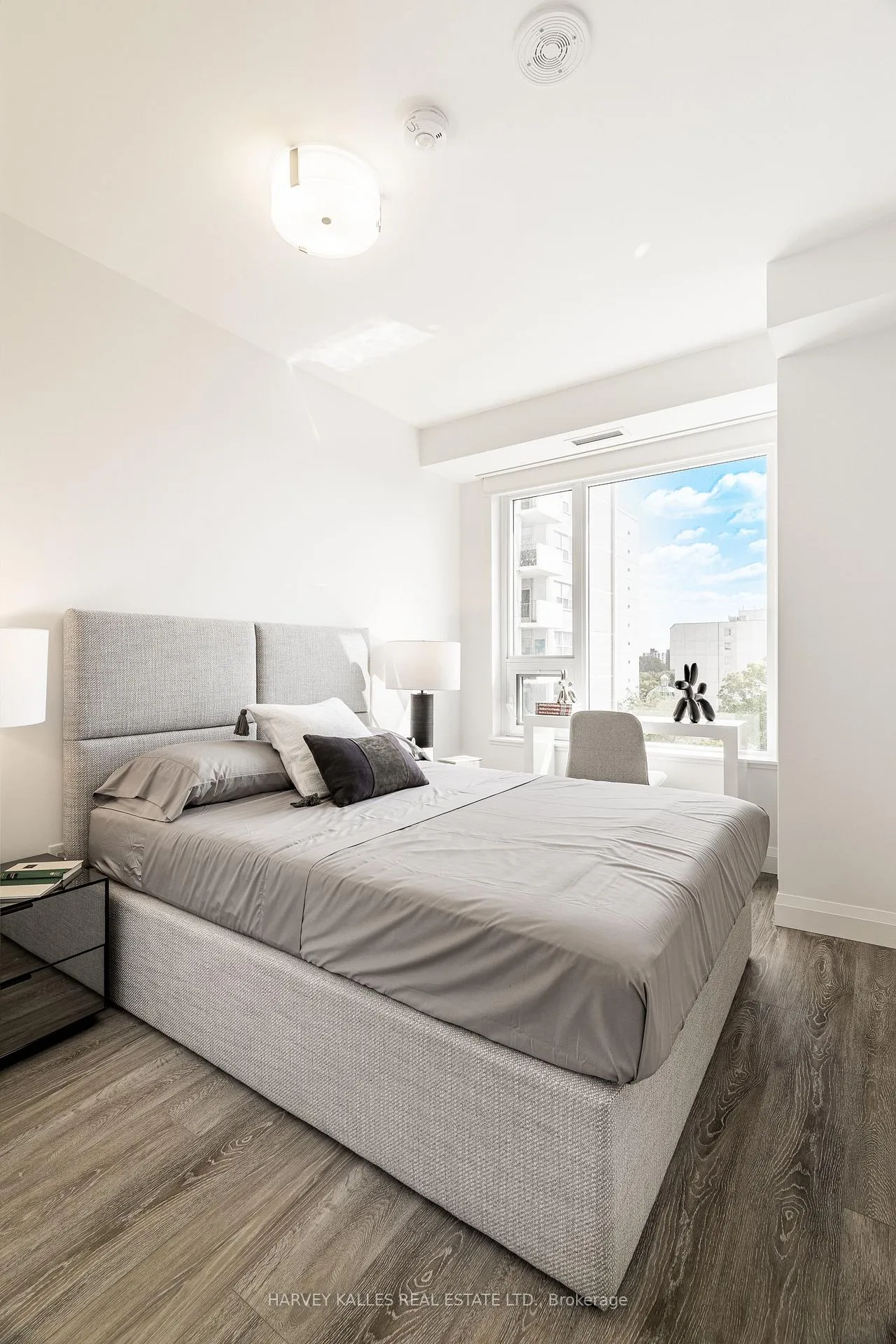 Photo 5 of Unit 1404, 71 Redpath Avenue, Toronto, Mount Pleasant West — HOMEH