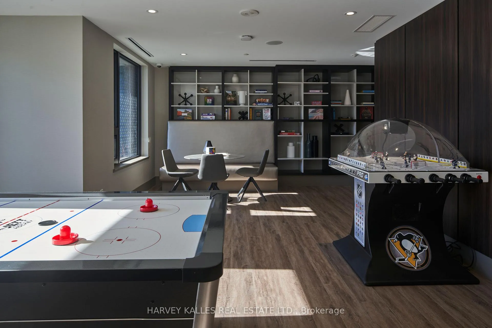 Photo 12 of Unit 1404, 71 Redpath Avenue, Toronto, Mount Pleasant West — HOMEH