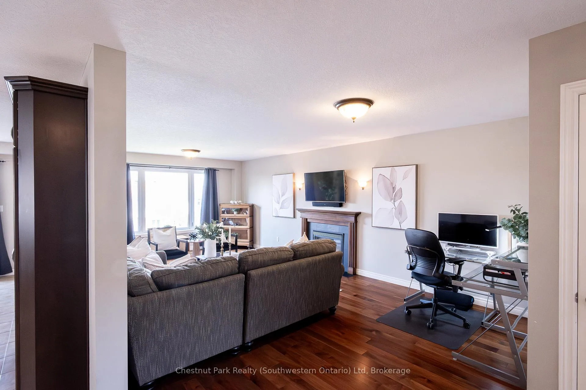 Photo 6 of 185 Clair Road W, Guelph, Clairfields/Hanlon Business Park — HOMEH