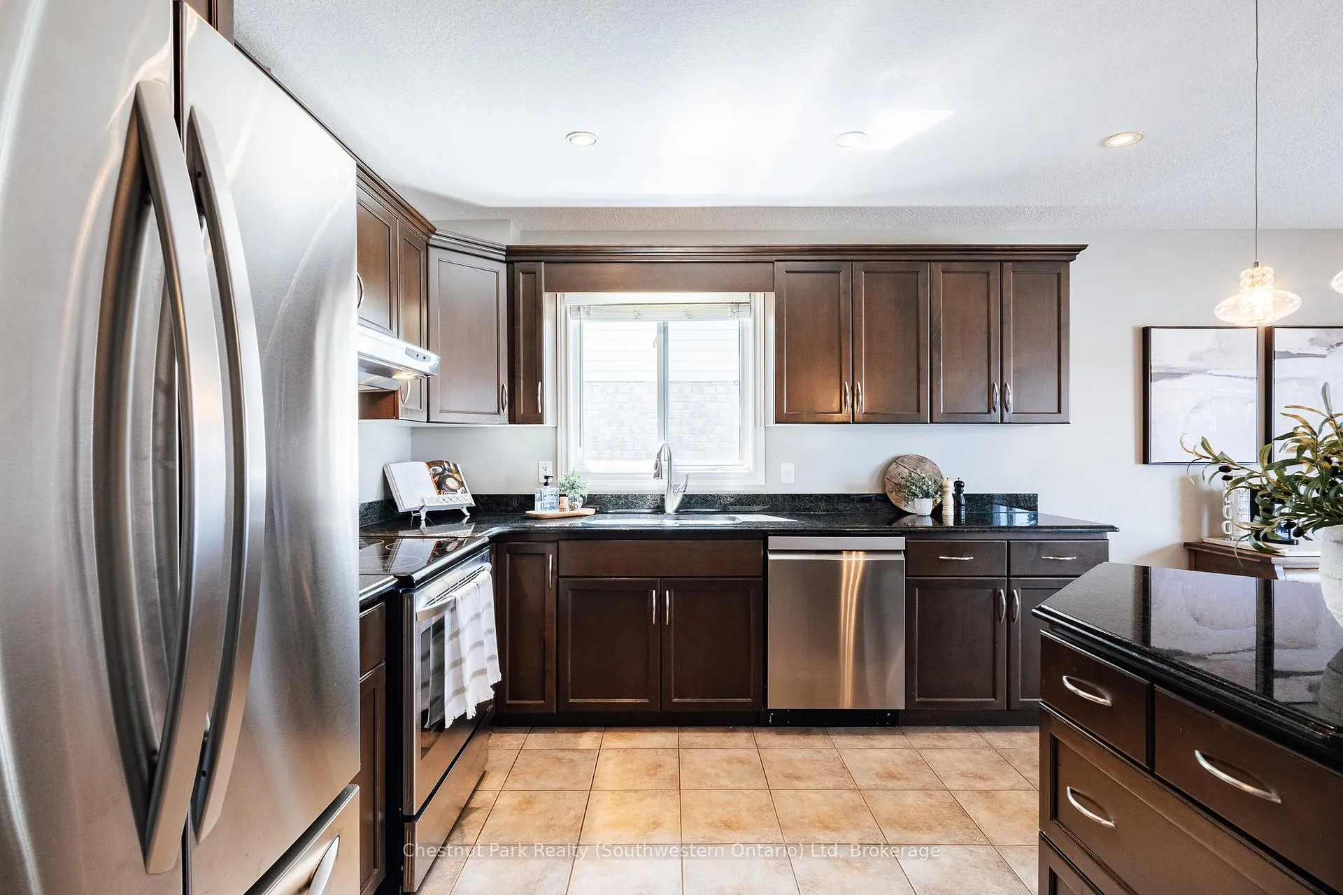 Photo 14 of 185 Clair Road W, Guelph, Clairfields/Hanlon Business Park — HOMEH