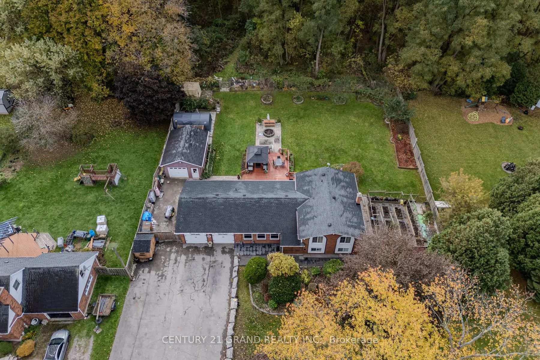 Photo 1 of 2104 Governors Road, Hamilton, Rural Ancaster — HOMEH