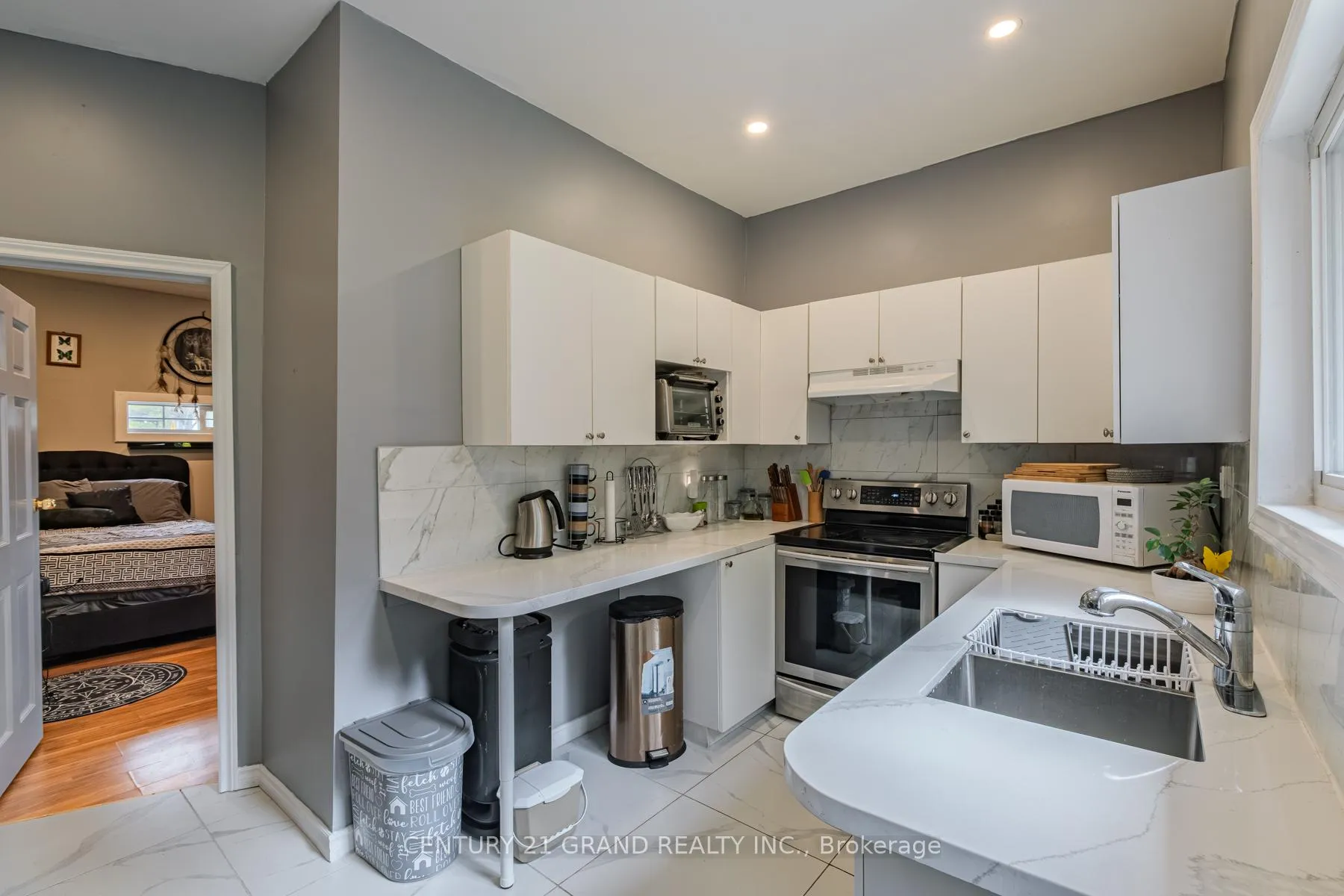 Photo 14 of 2104 Governors Road, Hamilton, Rural Ancaster — HOMEH
