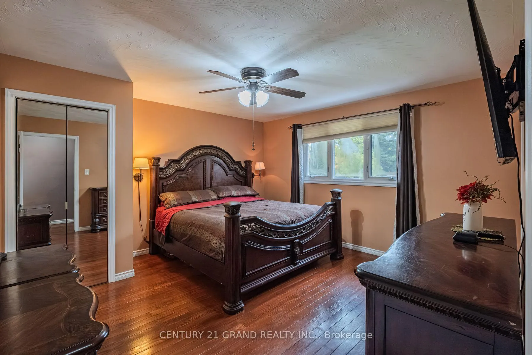 Photo 21 of 2104 Governors Road, Hamilton, Rural Ancaster — HOMEH