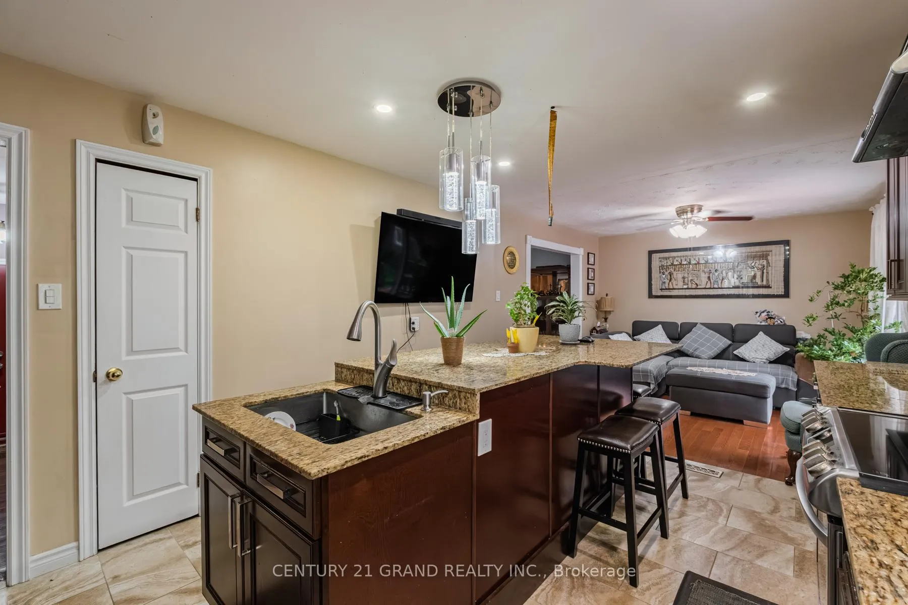 Photo 26 of 2104 Governors Road, Hamilton, Rural Ancaster — HOMEH