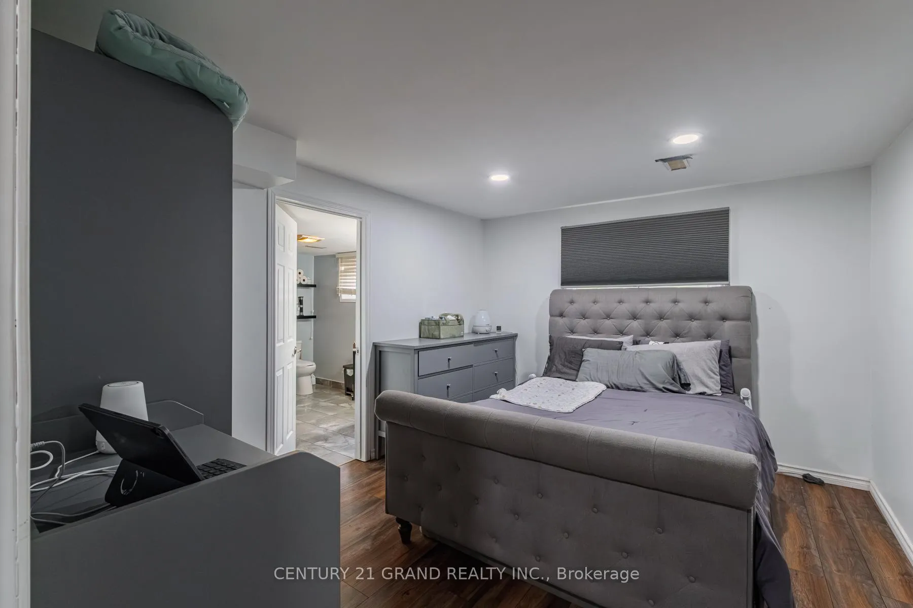 Photo 33 of 2104 Governors Road, Hamilton, Rural Ancaster — HOMEH