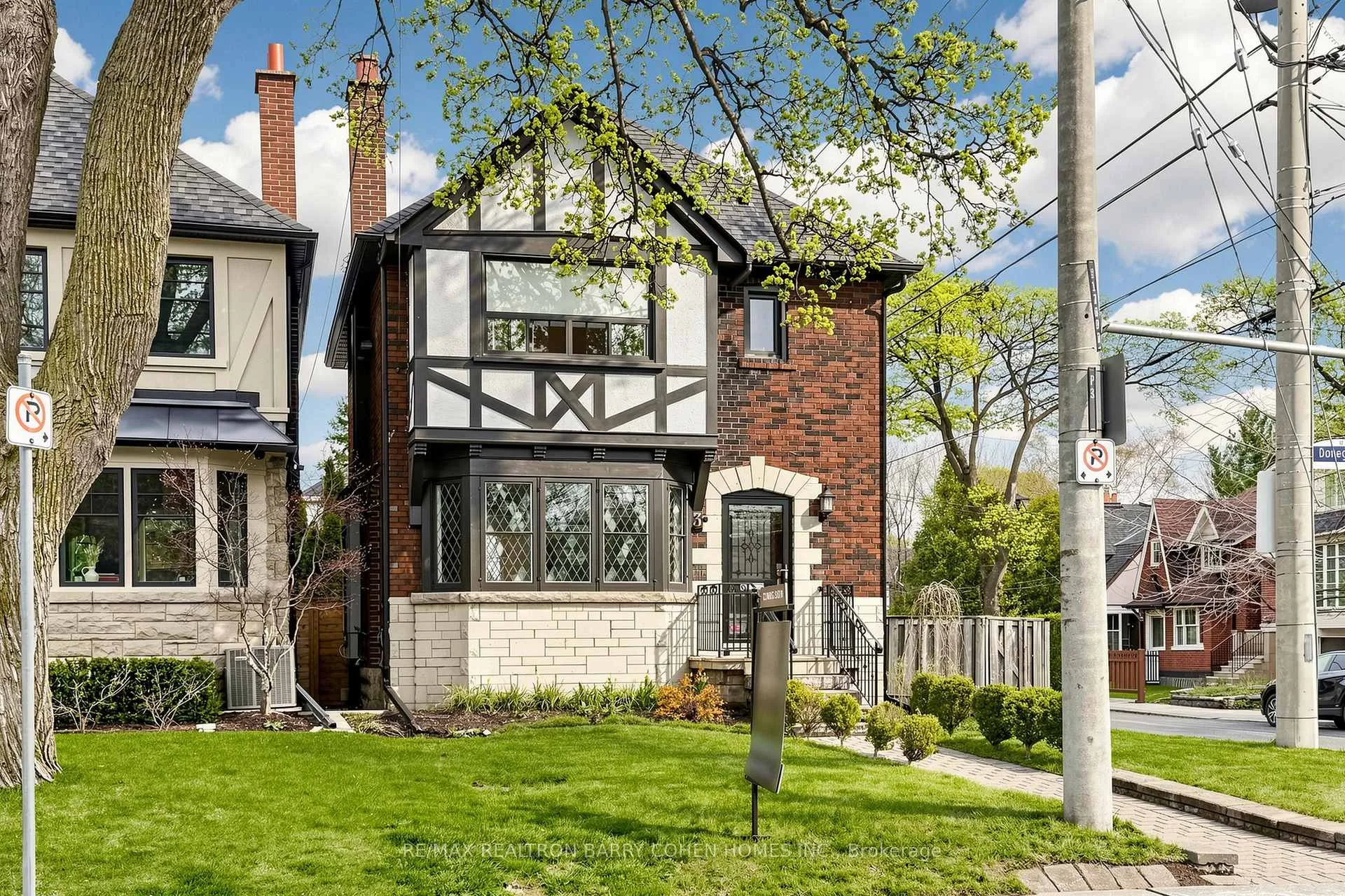 Photo 2 of 3 Donegall Drive, Toronto, Leaside — HOMEH