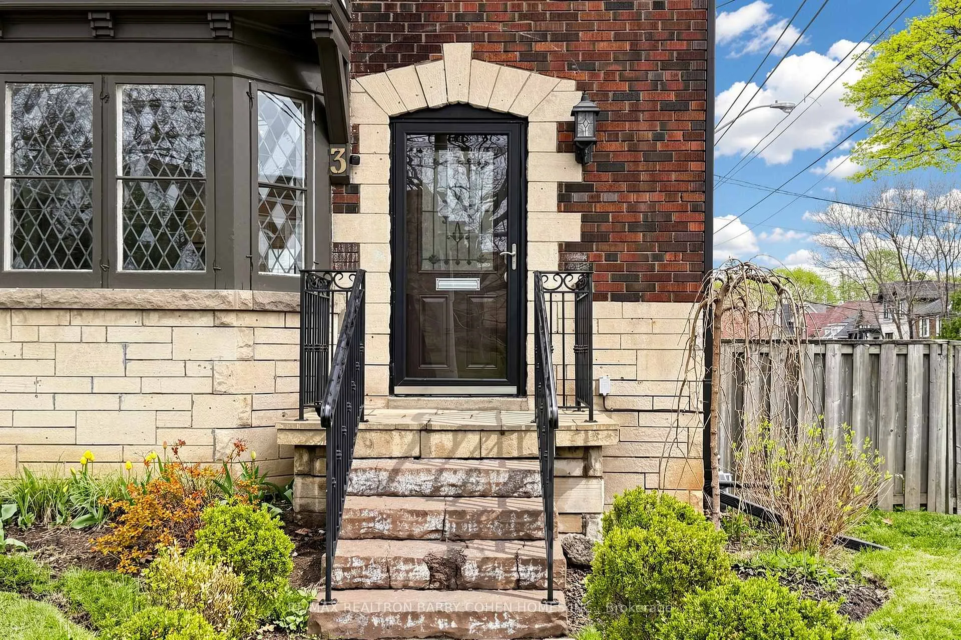 Photo 4 of 3 Donegall Drive, Toronto, Leaside — HOMEH