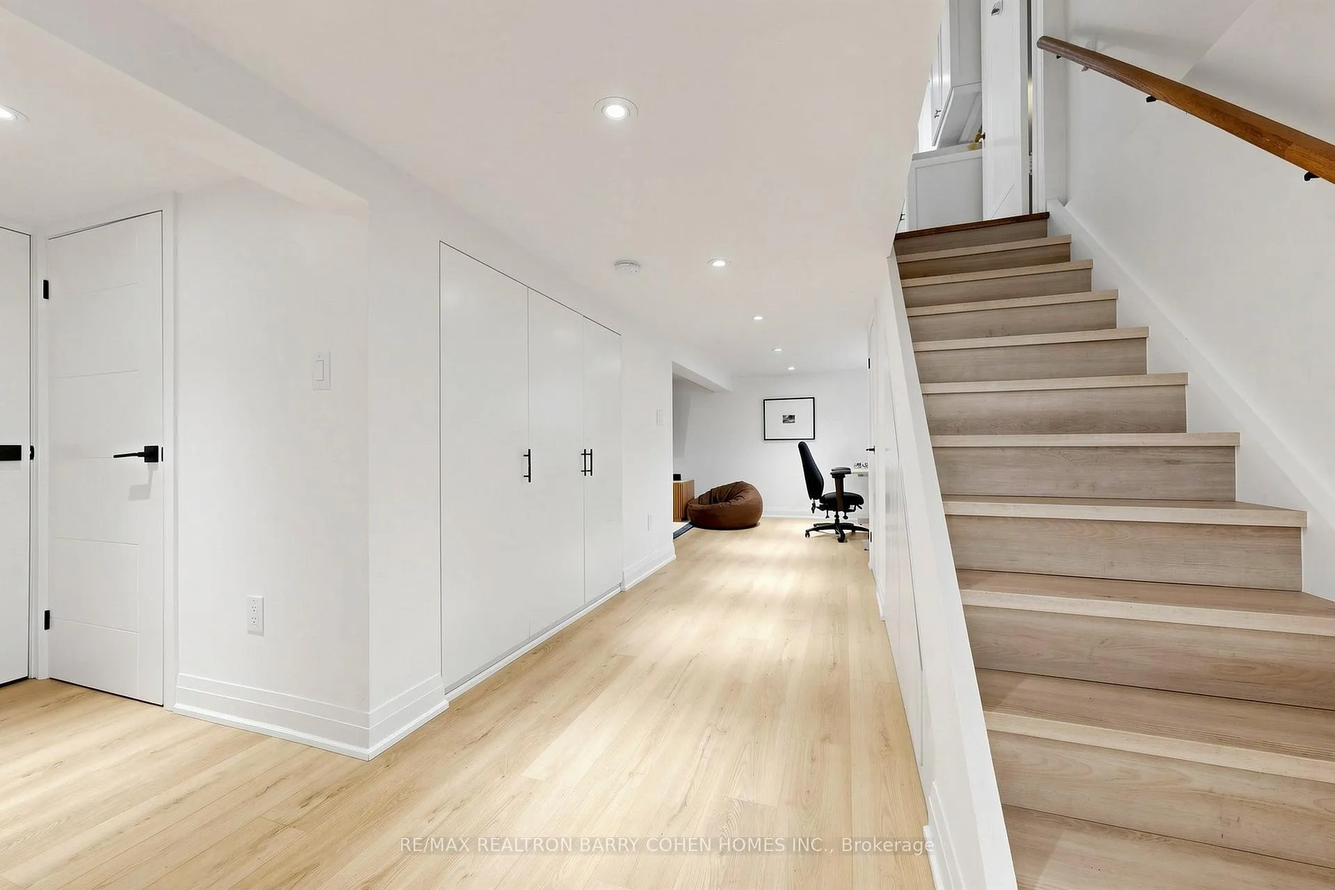 Photo 33 of 3 Donegall Drive, Toronto, Leaside — HOMEH