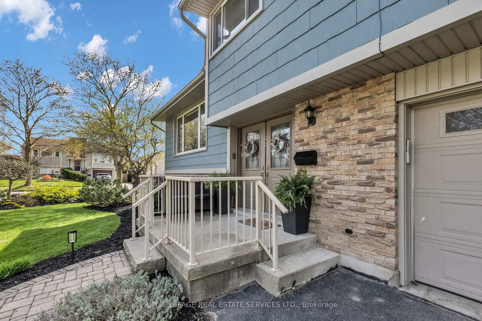 Photo 4 of 24 Shuh Avenue, Kitchener — HOMEH