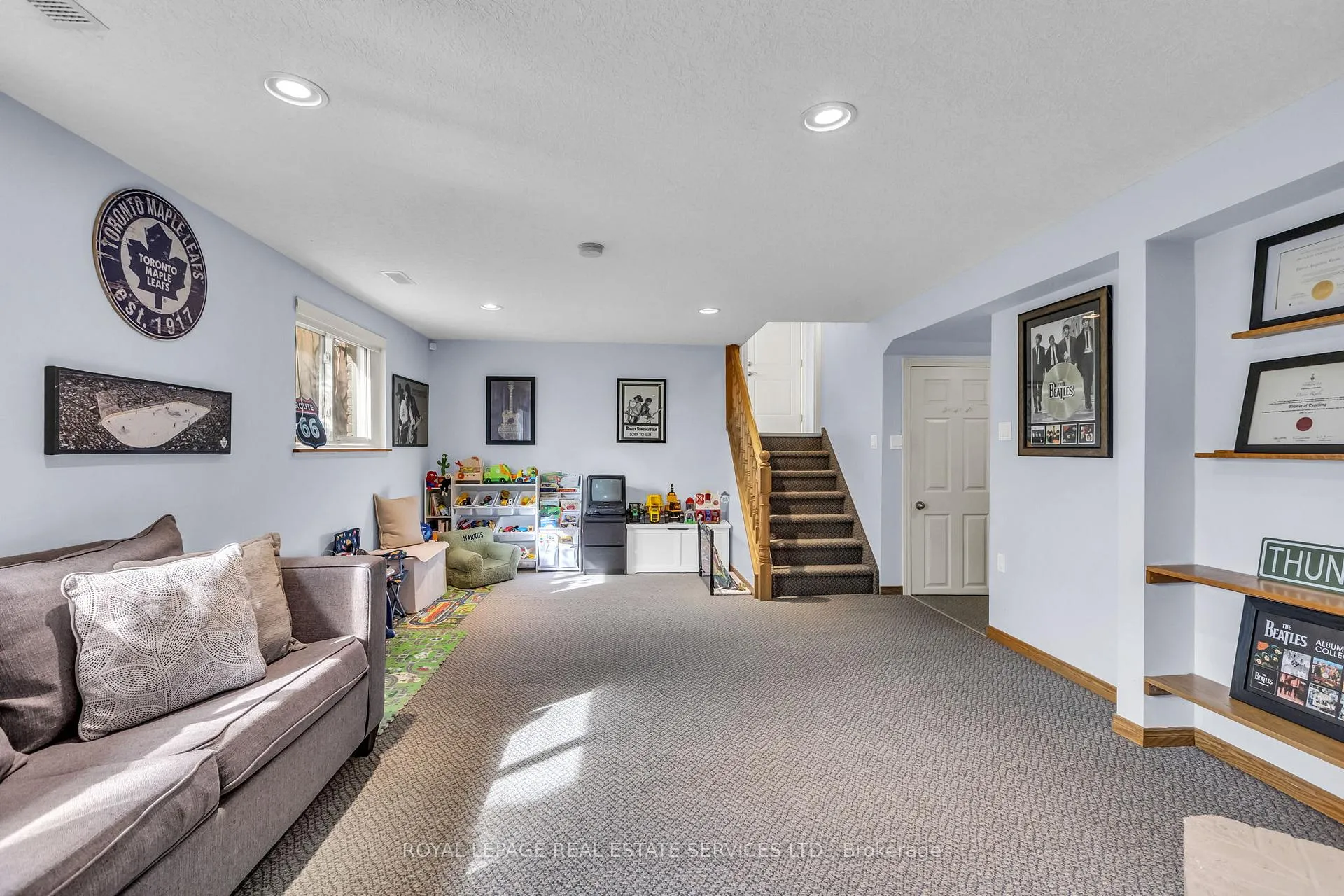 Photo 25 of 24 Shuh Avenue, Kitchener — HOMEH