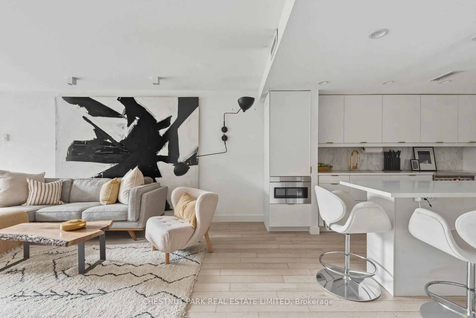 Photo 2 of Unit 201, 40 Oaklands Avenue, Toronto, Yonge-St. Clair — HOMEH