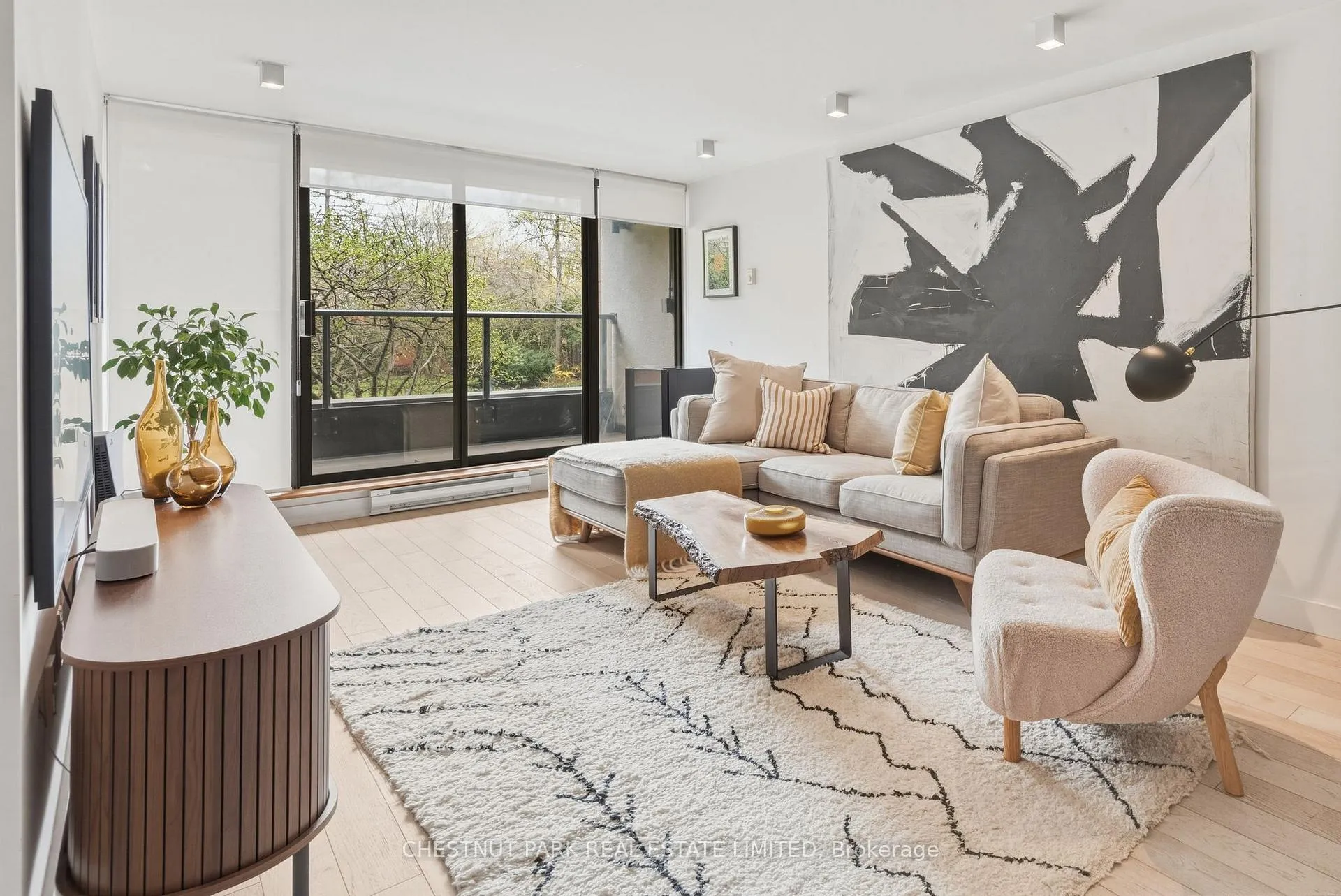 Photo 3 of Unit 201, 40 Oaklands Avenue, Toronto, Yonge-St. Clair — HOMEH
