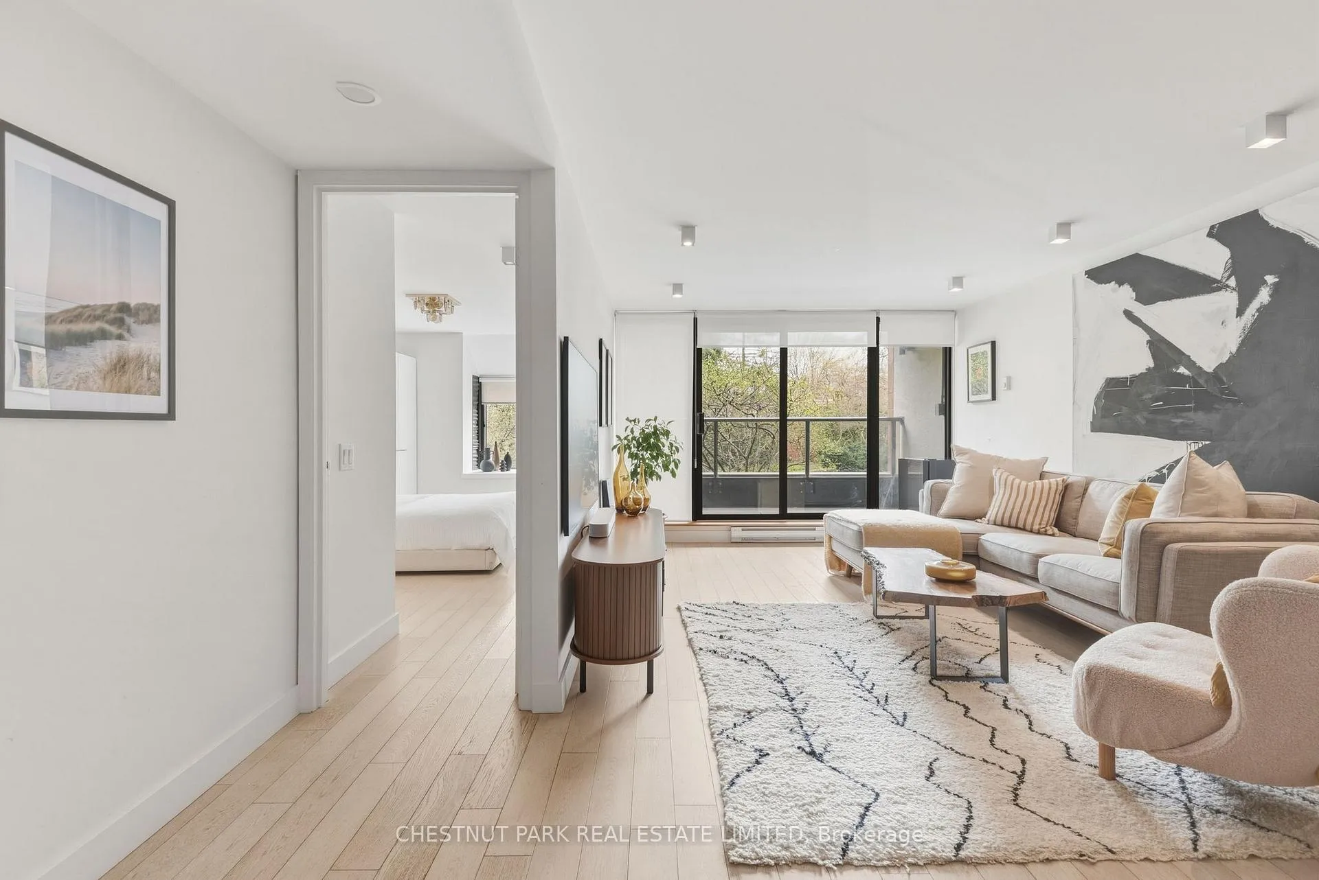 Photo 4 of Unit 201, 40 Oaklands Avenue, Toronto, Yonge-St. Clair — HOMEH