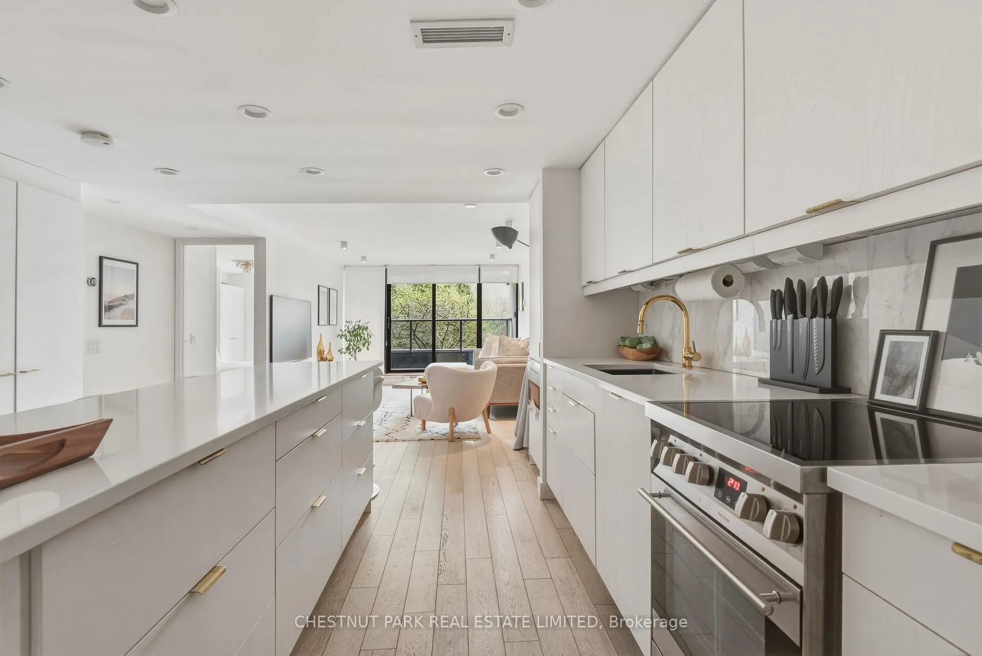 Photo 6 of Unit 201, 40 Oaklands Avenue, Toronto, Yonge-St. Clair — HOMEH