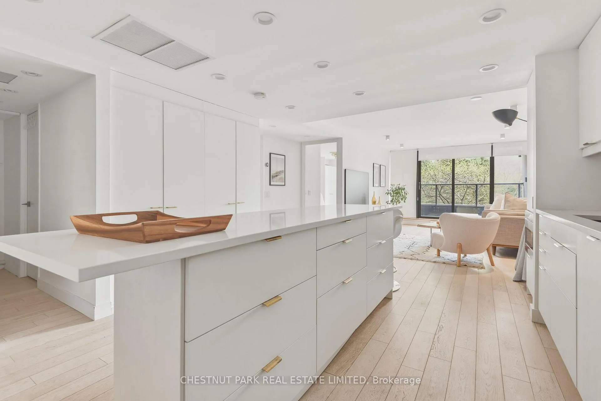 Photo 7 of Unit 201, 40 Oaklands Avenue, Toronto, Yonge-St. Clair — HOMEH