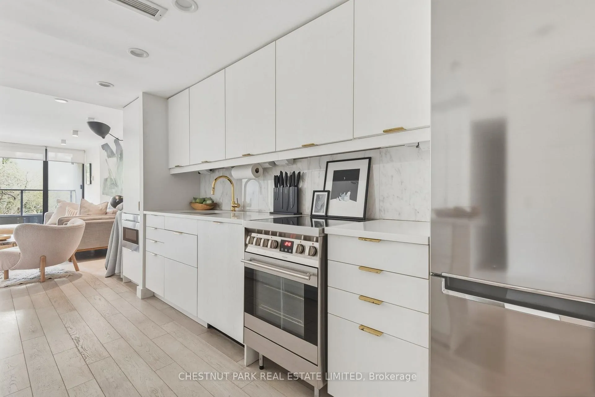 Photo 8 of Unit 201, 40 Oaklands Avenue, Toronto, Yonge-St. Clair — HOMEH