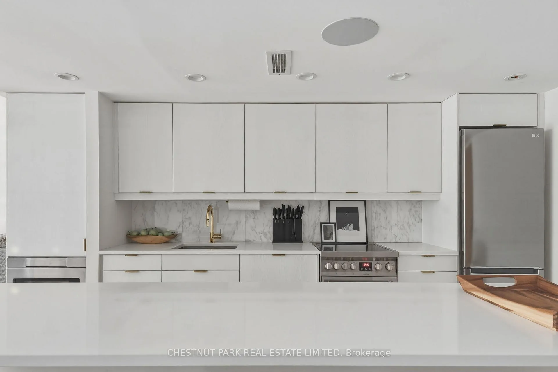 Photo 9 of Unit 201, 40 Oaklands Avenue, Toronto, Yonge-St. Clair — HOMEH
