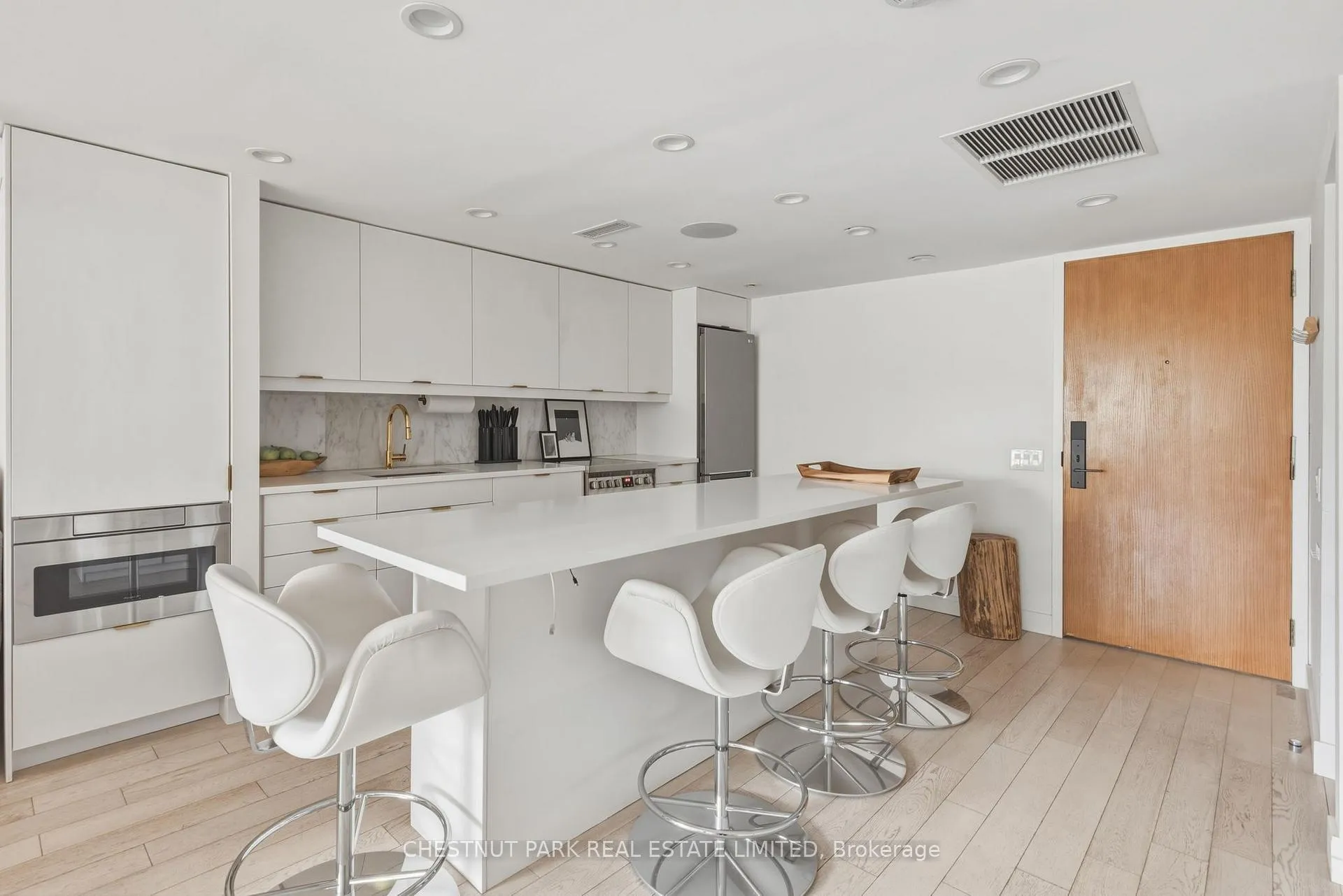 Photo 10 of Unit 201, 40 Oaklands Avenue, Toronto, Yonge-St. Clair — HOMEH