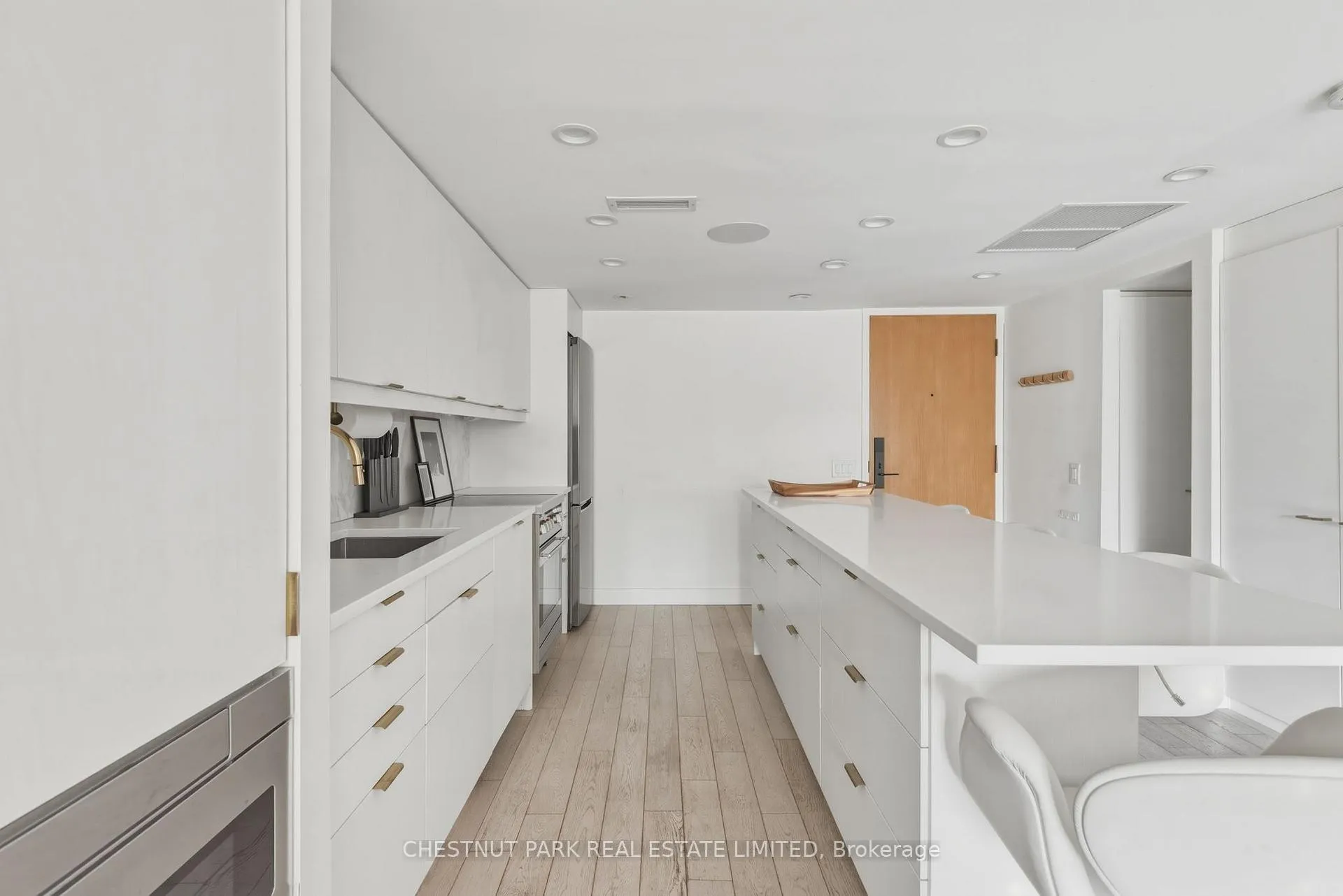 Photo 11 of Unit 201, 40 Oaklands Avenue, Toronto, Yonge-St. Clair — HOMEH