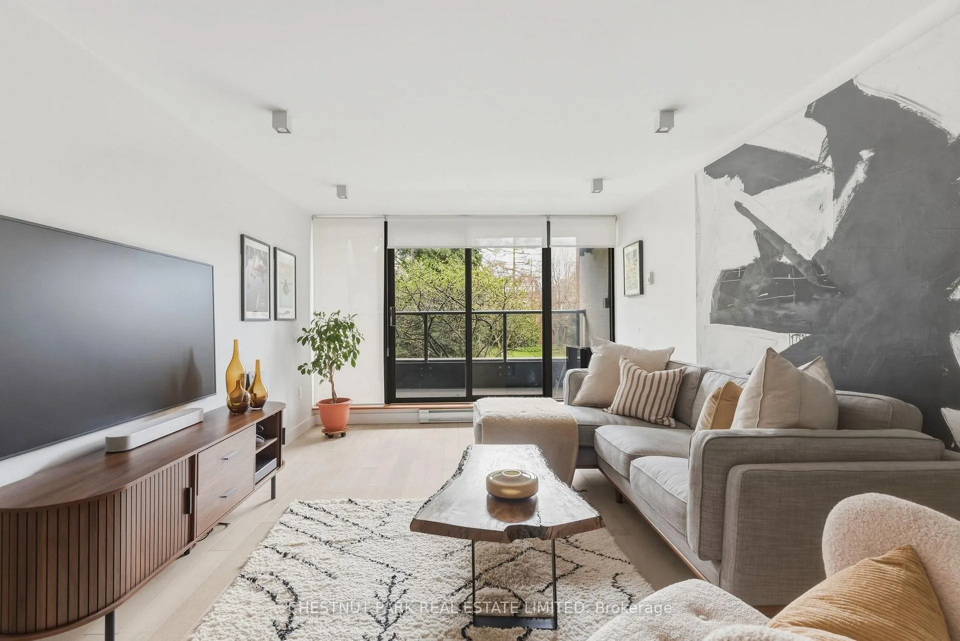 Photo 12 of Unit 201, 40 Oaklands Avenue, Toronto, Yonge-St. Clair — HOMEH