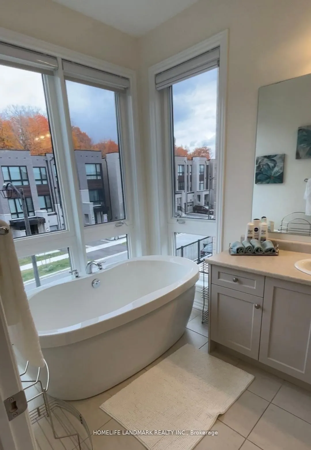 Photo 2 of 22 Lord Melborne Street, Markham, Victoria Square — HOMEH