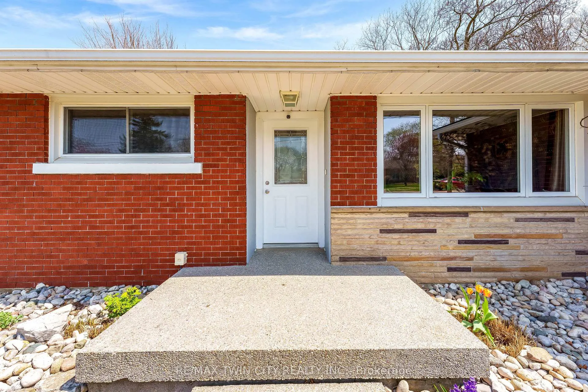 Photo 3 of 92 Braeside Avenue, Waterloo — HOMEH