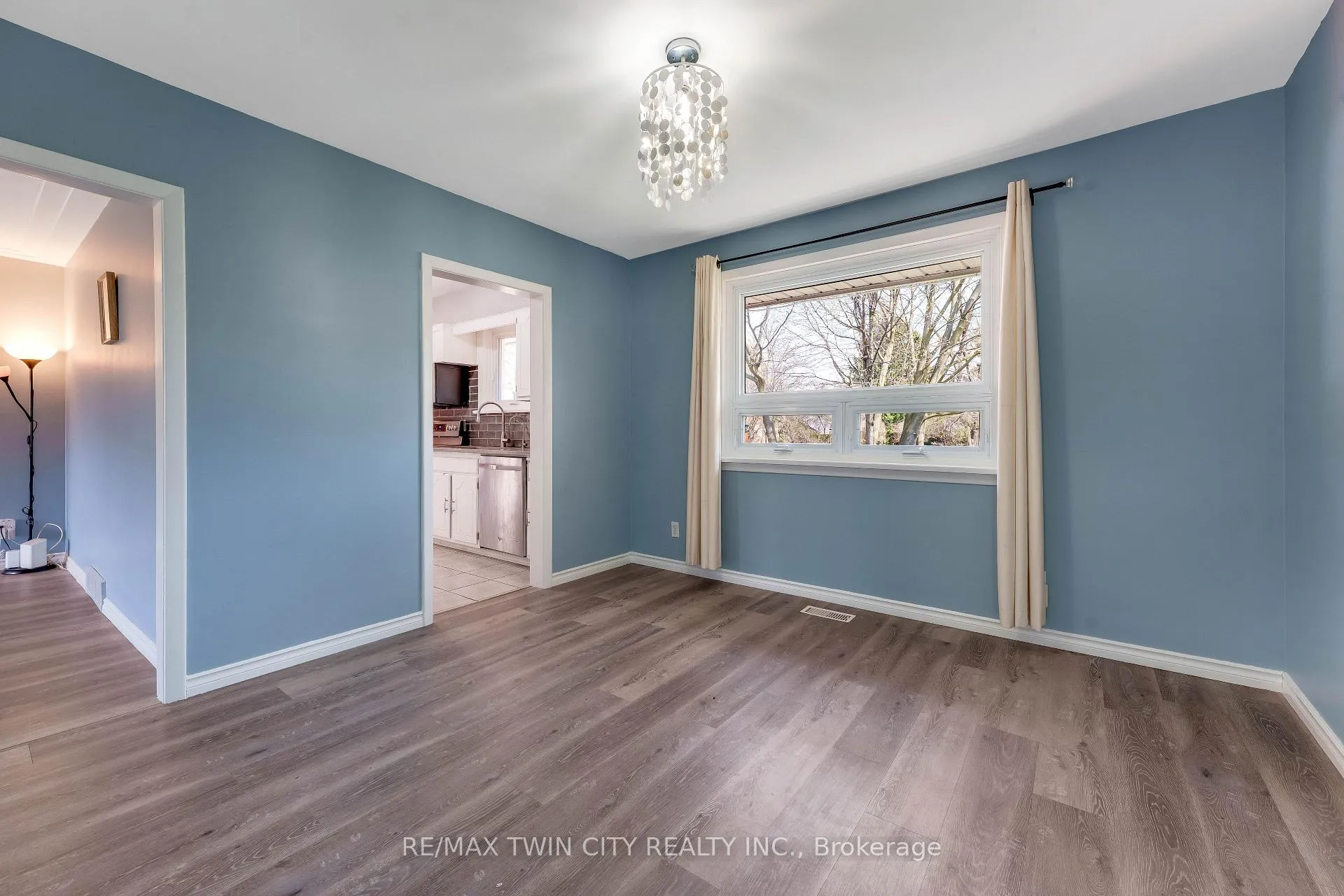 Photo 11 of 92 Braeside Avenue, Waterloo — HOMEH