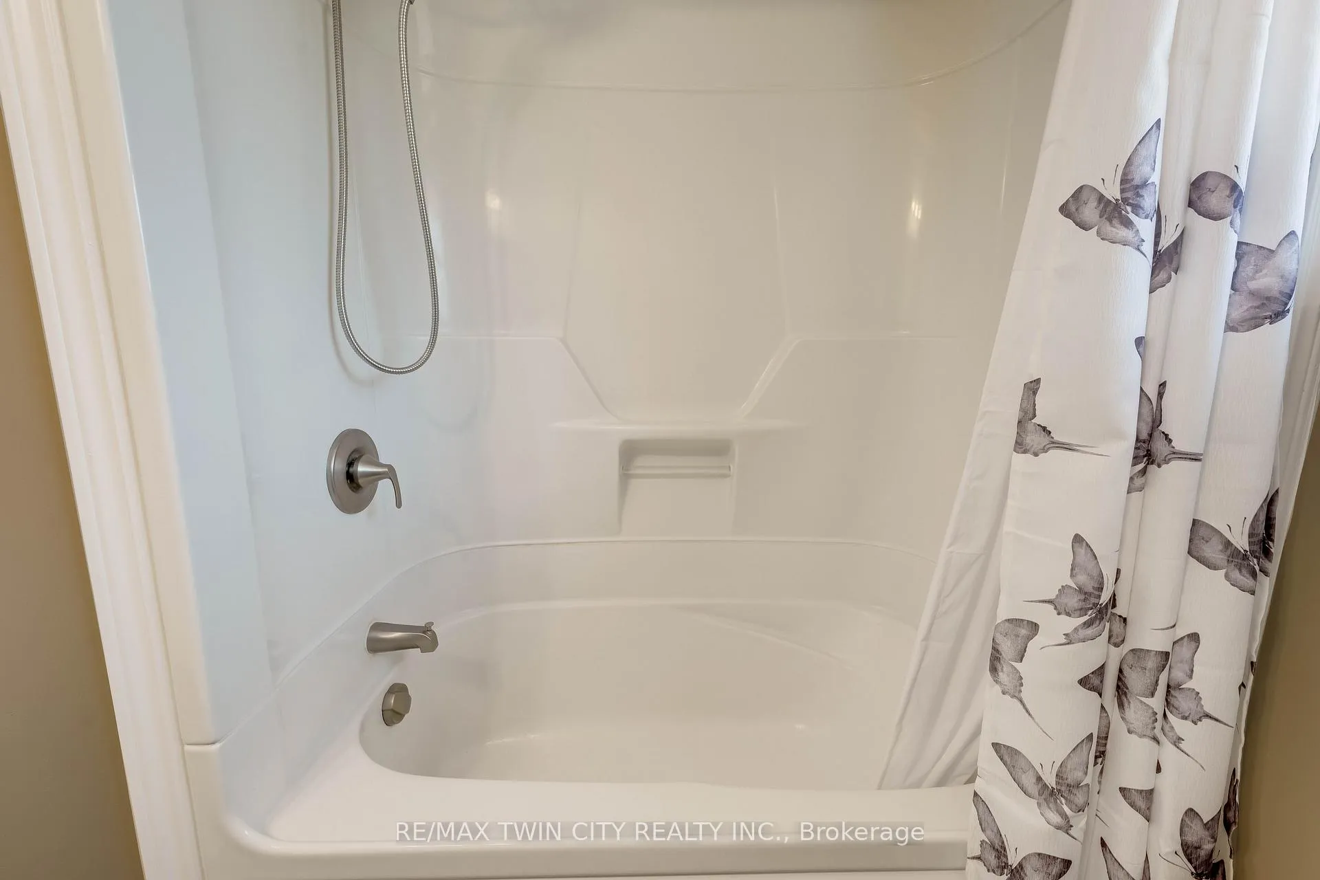 Photo 17 of 92 Braeside Avenue, Waterloo — HOMEH