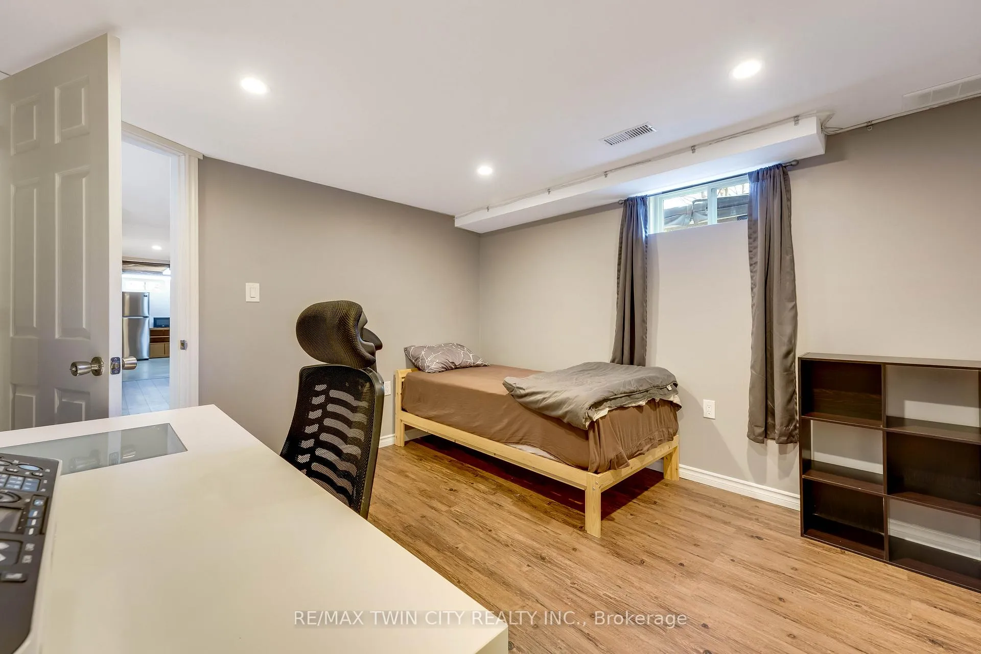 Photo 33 of 92 Braeside Avenue, Waterloo — HOMEH