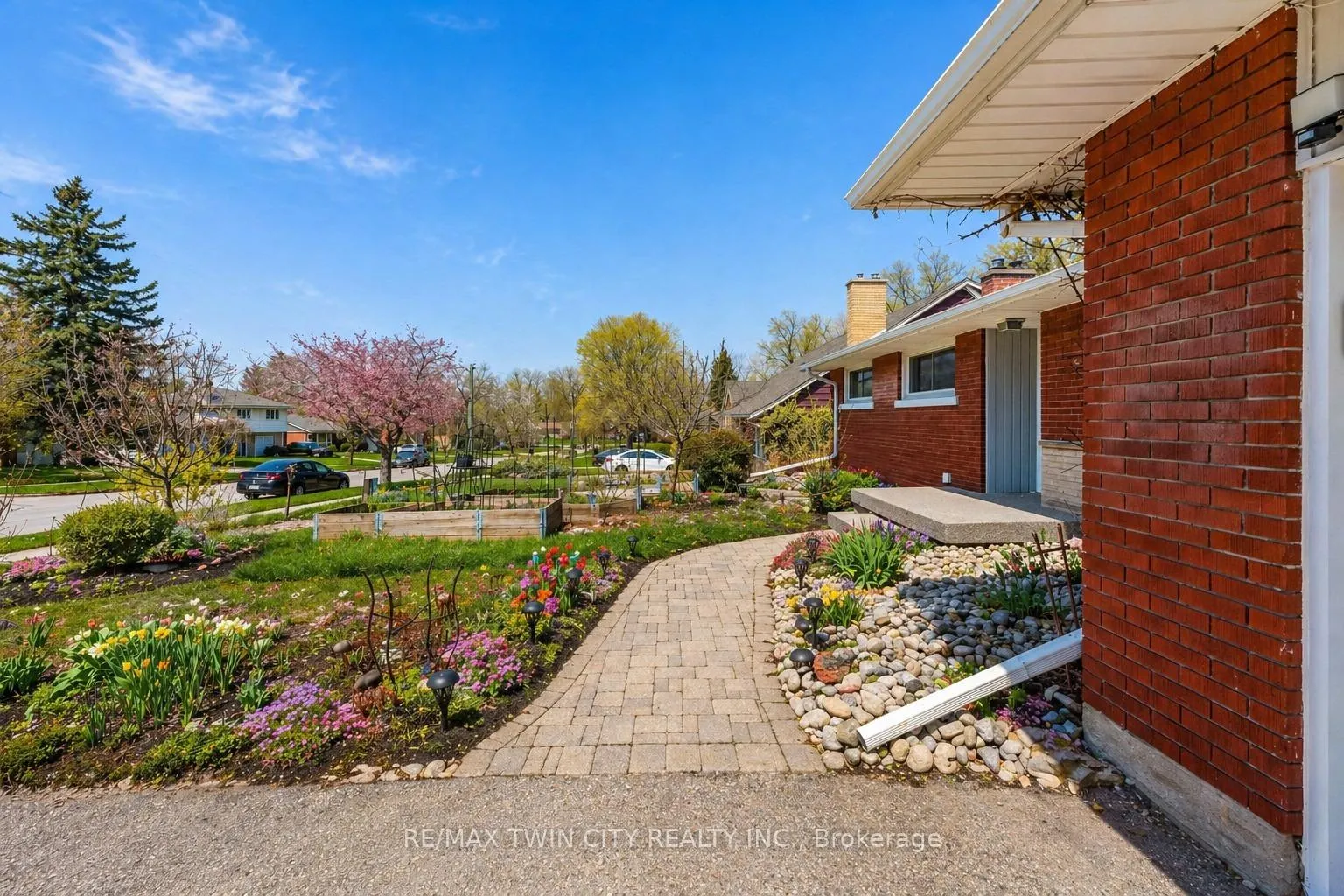 Photo 45 of 92 Braeside Avenue, Waterloo — HOMEH
