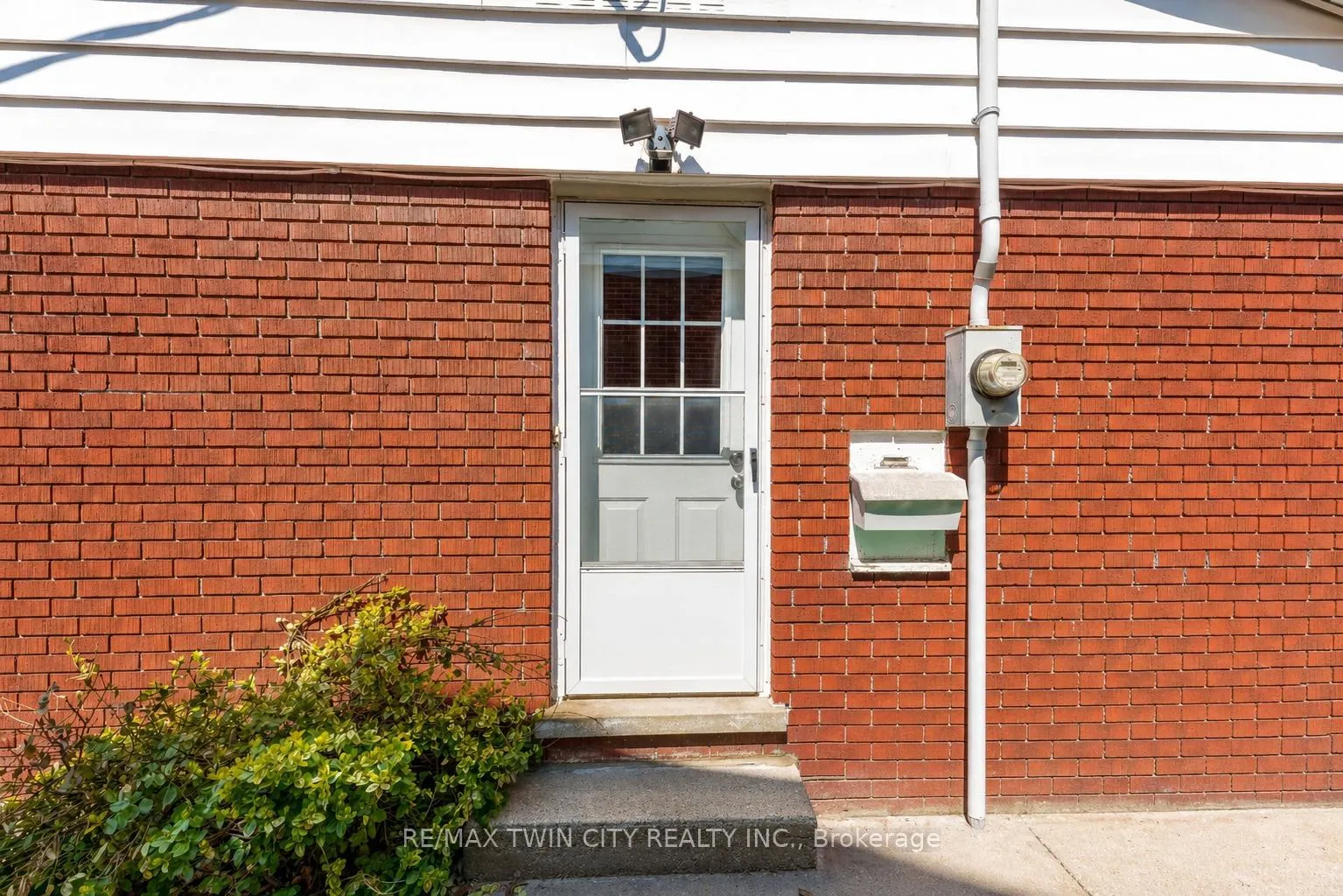 Photo 46 of 92 Braeside Avenue, Waterloo — HOMEH