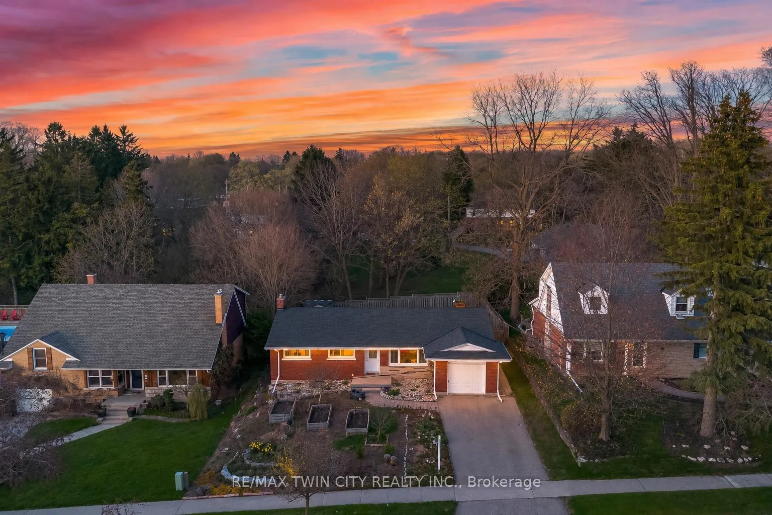 Photo 48 of 92 Braeside Avenue, Waterloo — HOMEH