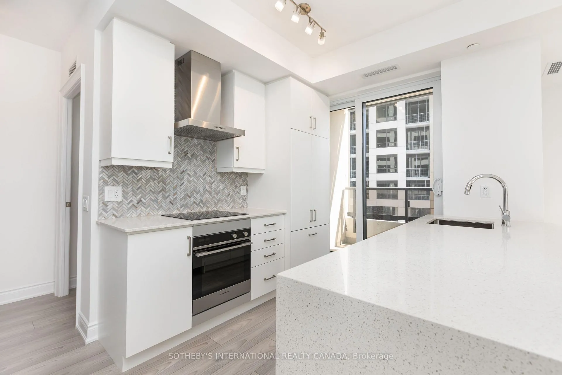 Photo 3 of Unit 604, 36 Elm Drive W, Mississauga, Fairview — HOMEH