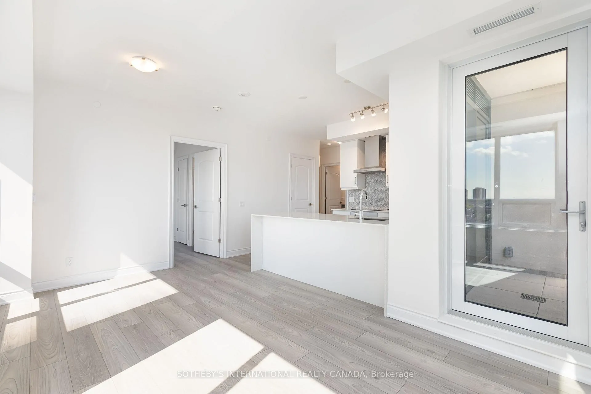 Photo 8 of Unit 604, 36 Elm Drive W, Mississauga, Fairview — HOMEH