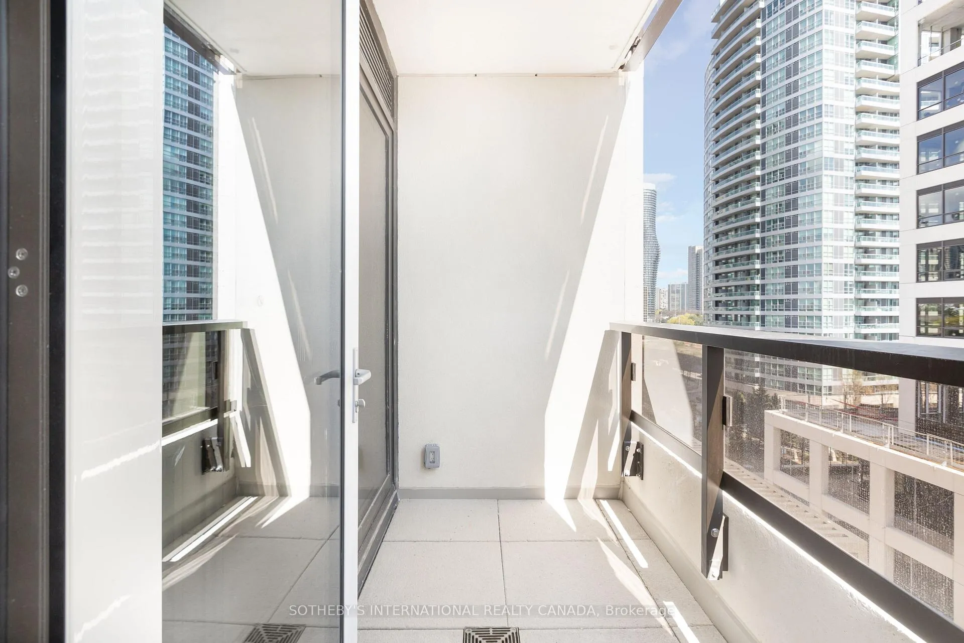 Photo 23 of Unit 604, 36 Elm Drive W, Mississauga, Fairview — HOMEH