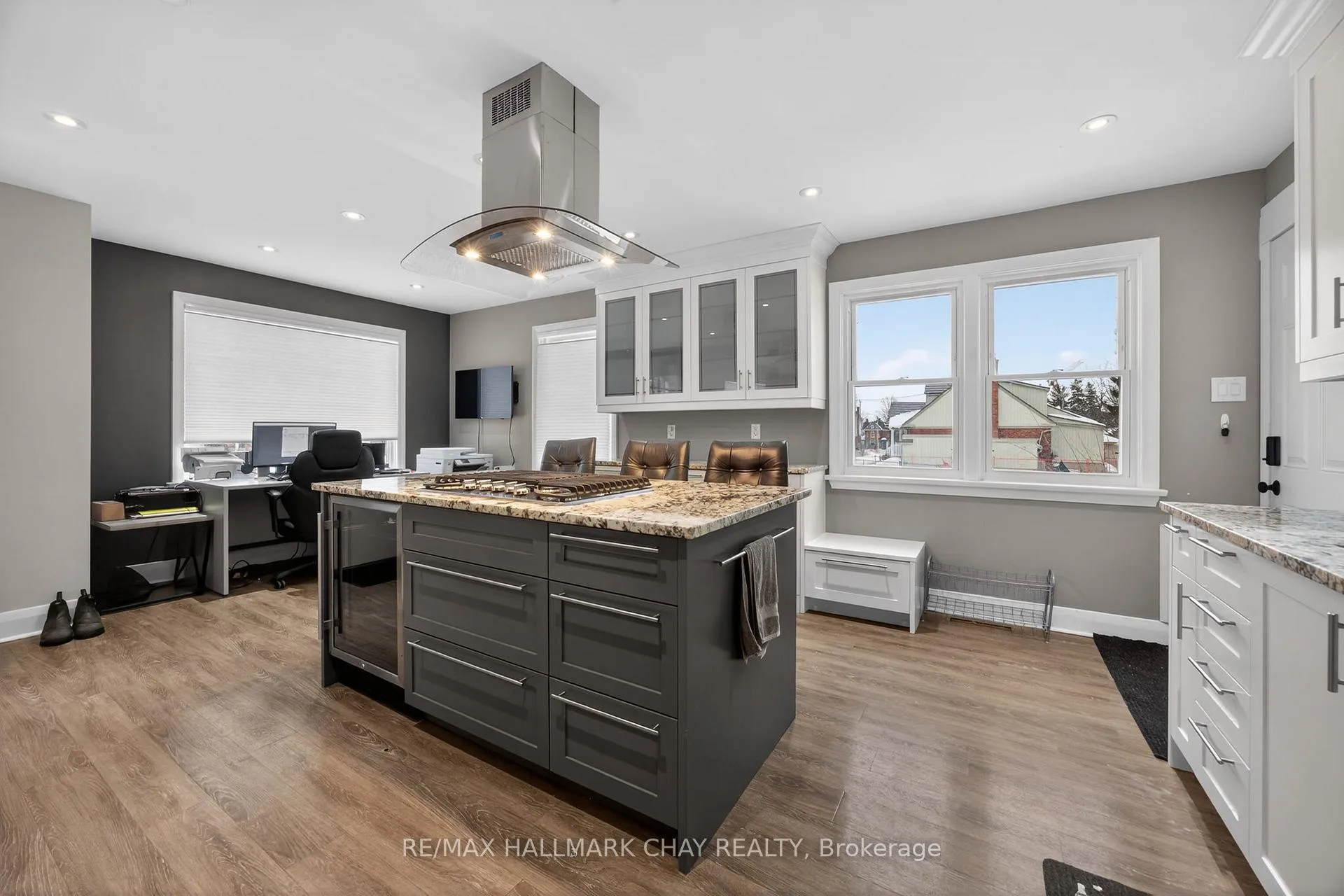 Photo 5 of 68 Drury Lane, Barrie, Wellington — HOMEH