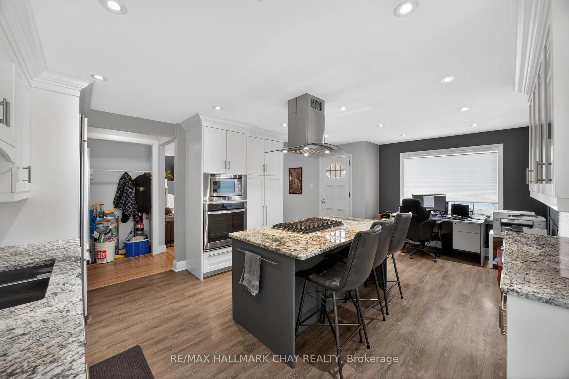 Photo 6 of 68 Drury Lane, Barrie, Wellington — HOMEH