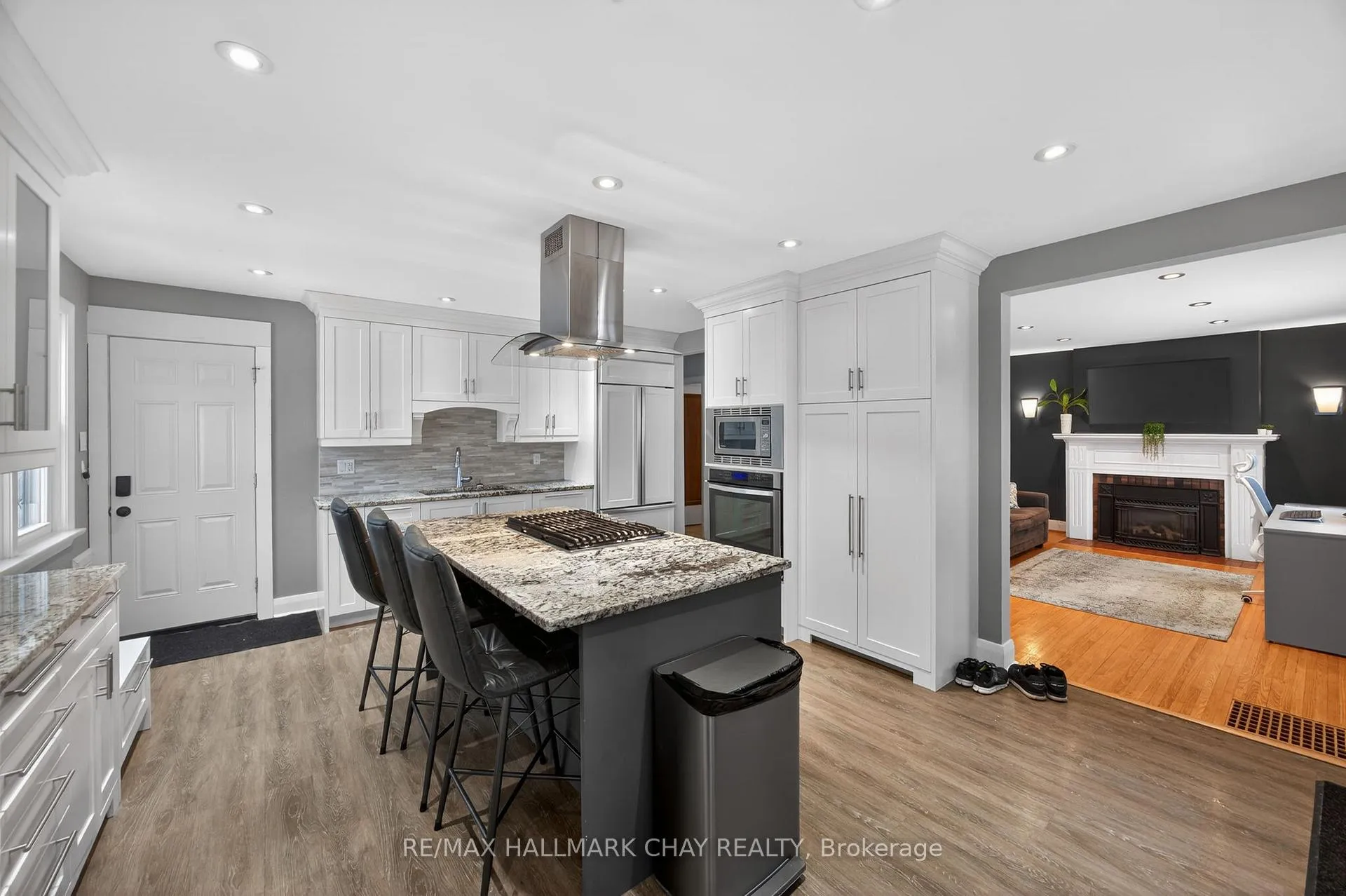 Photo 7 of 68 Drury Lane, Barrie, Wellington — HOMEH