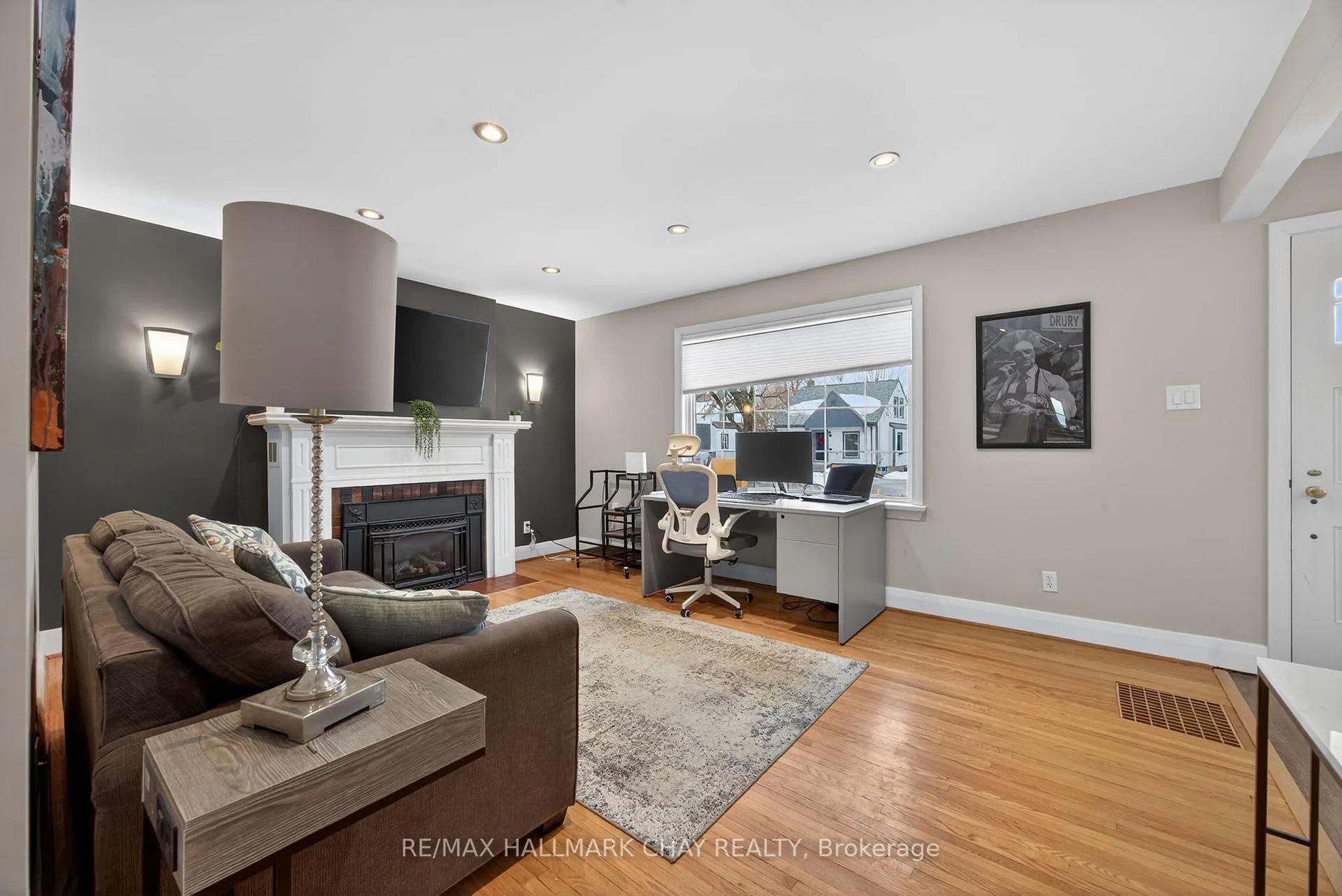Photo 9 of 68 Drury Lane, Barrie, Wellington — HOMEH
