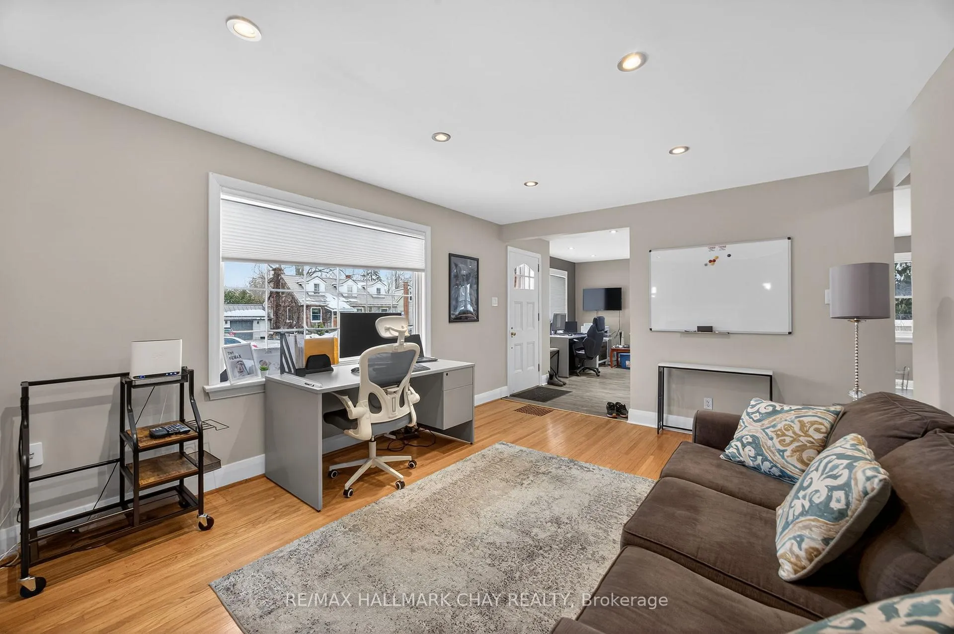 Photo 11 of 68 Drury Lane, Barrie, Wellington — HOMEH