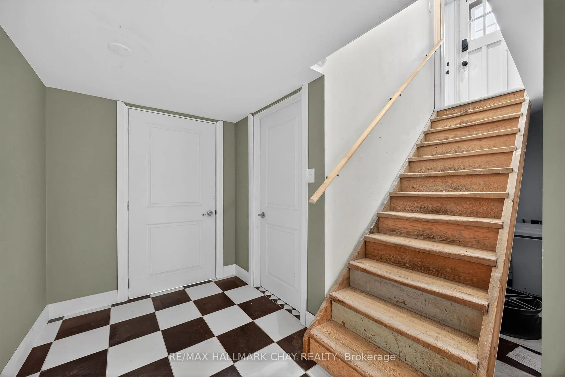 Photo 20 of 68 Drury Lane, Barrie, Wellington — HOMEH