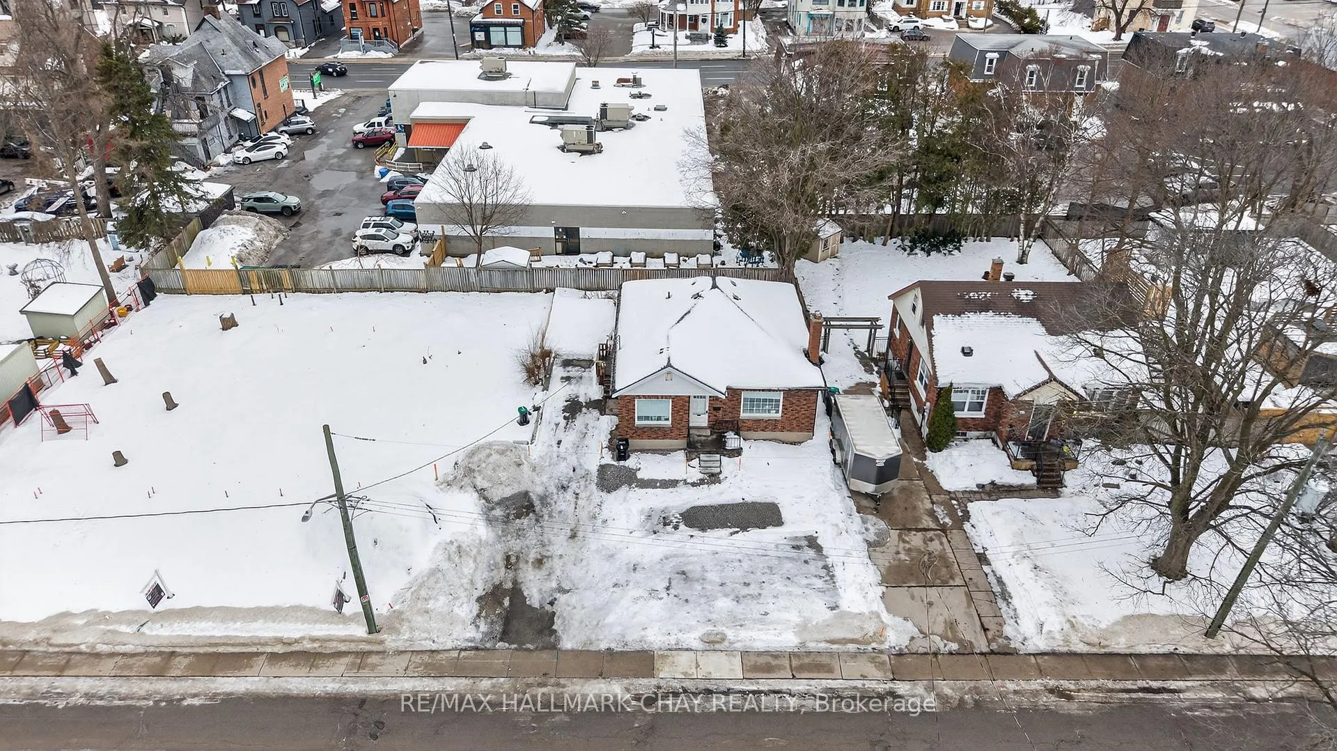 Photo 29 of 68 Drury Lane, Barrie, Wellington — HOMEH