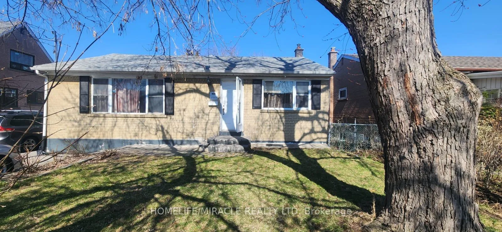 Photo 1 of 3355 Capricorn Crescent, Mississauga, Malton — HOMEH