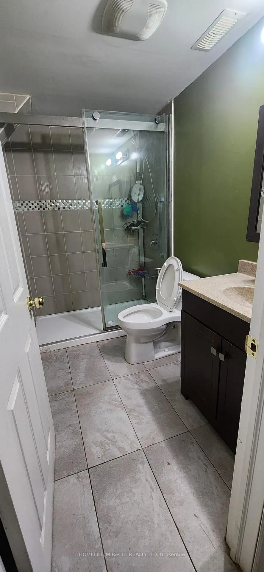 Photo 10 of 3355 Capricorn Crescent, Mississauga, Malton — HOMEH