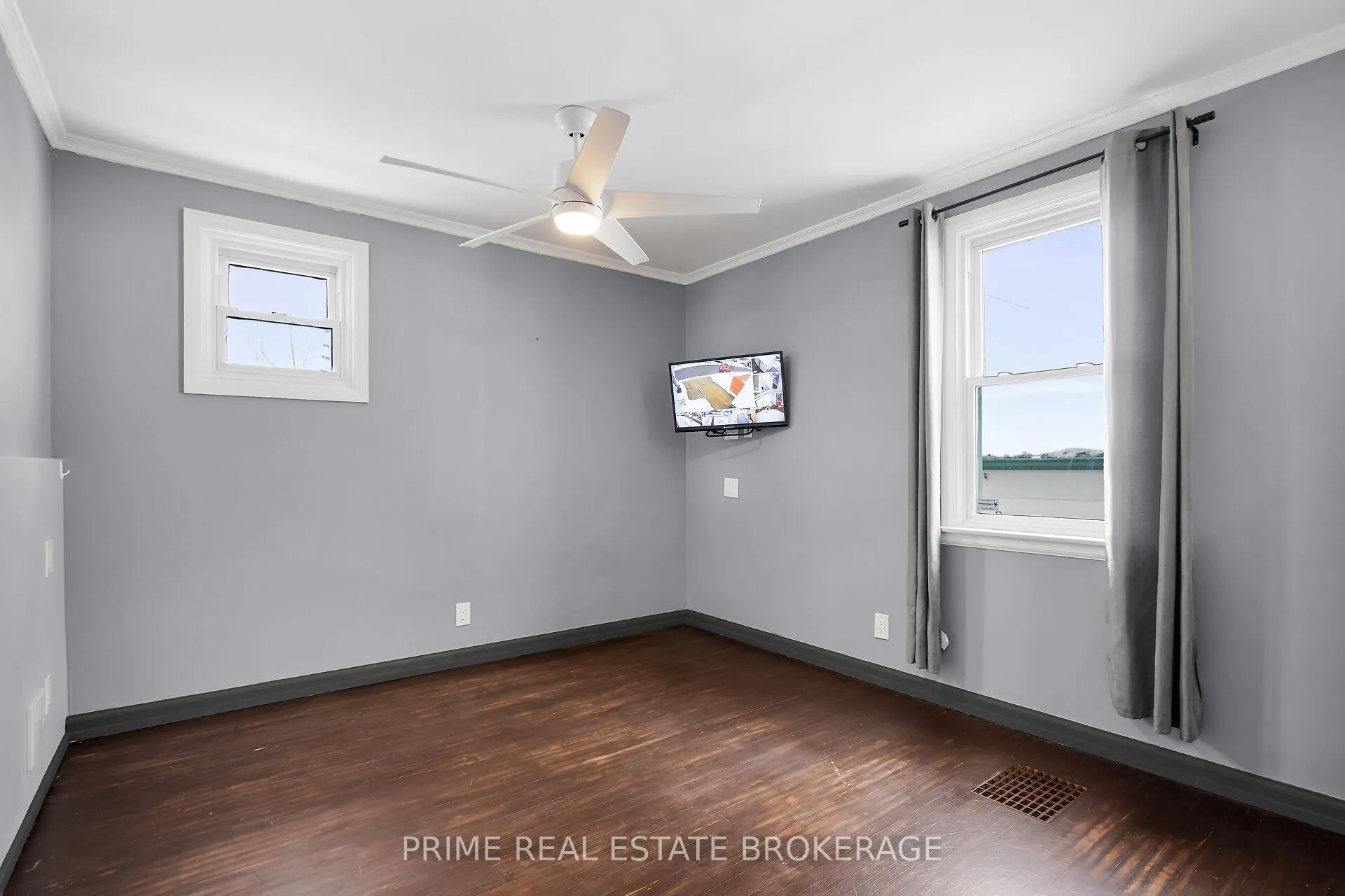 Photo 21 of 361 Spruce Street, London, East H — HOMEH